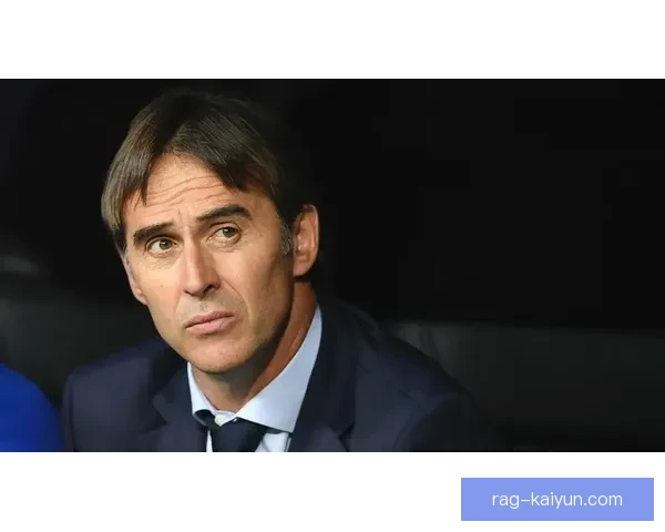 洛佩特吉执教理念强调控球与高位逼抢，战术体系注重攻守平衡